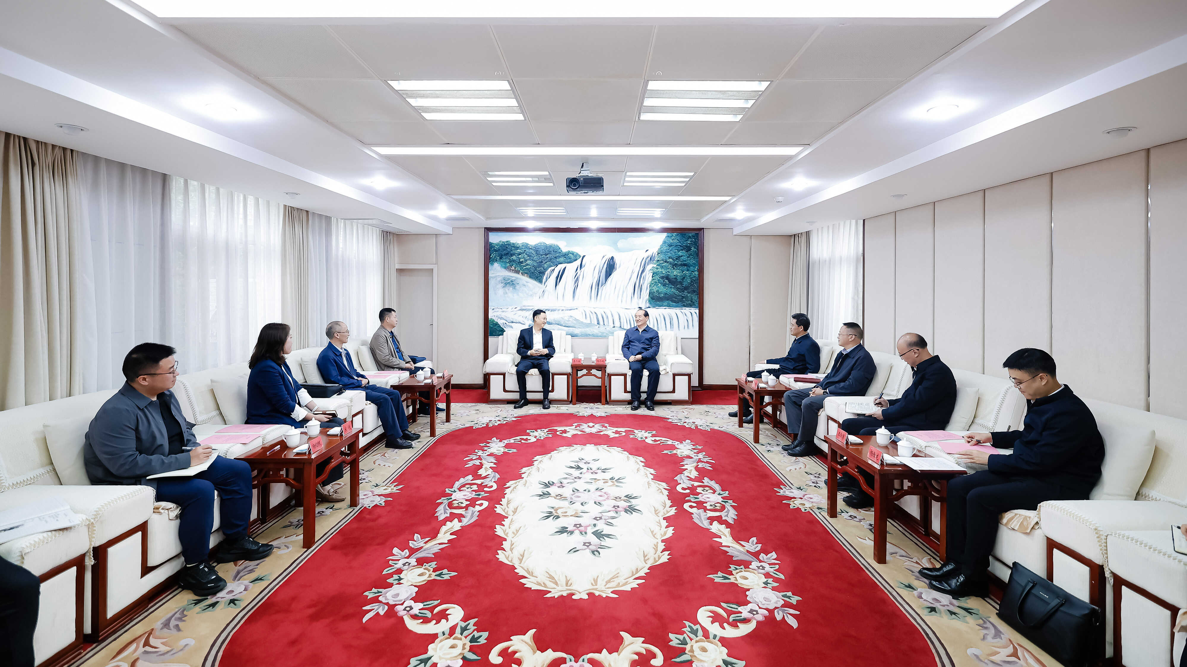 楊昌鵬尹恒斌會見農發行貴州省分行黨委書記、行長龔志強一行